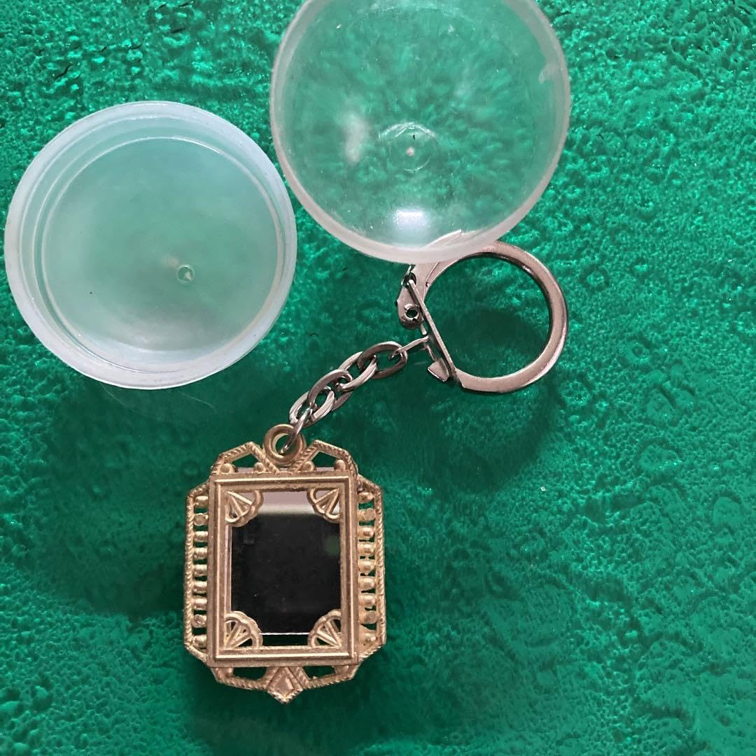 Amazon.co.jp: レア昭和当時物ガチャガチャ カプセル付き アイドル